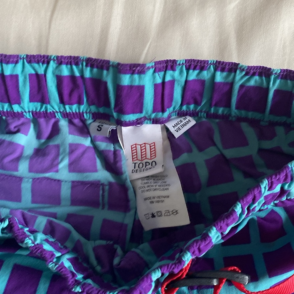Men’s small topo designs River shorts - Picture 2 of 2